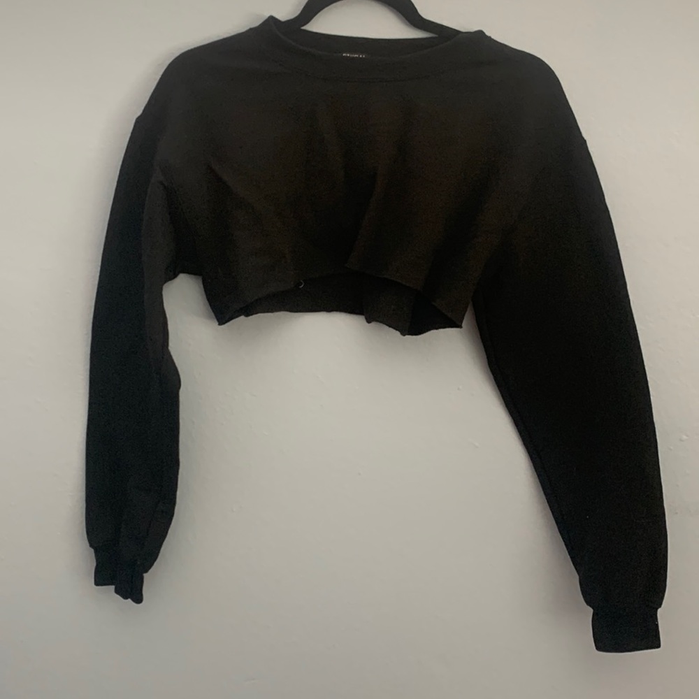 Super cropped black sweatshirt